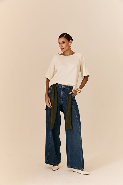 FotoBlusa Abelha Bordada