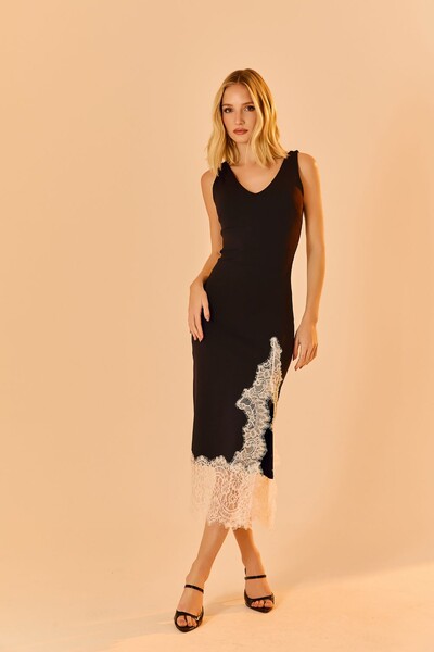 Foto Vestido Midi Malha Power Aplicação Renda
