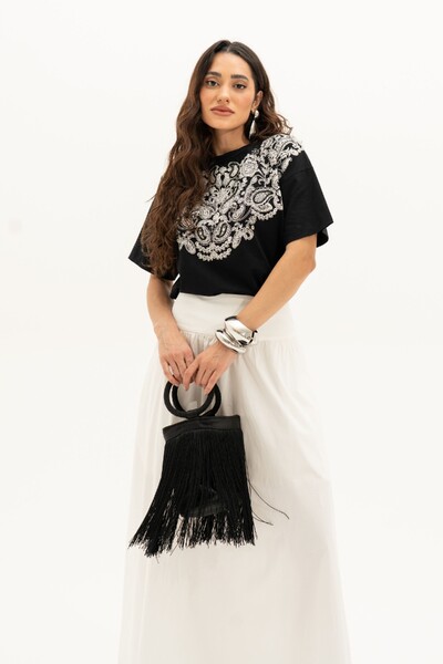 Foto T-shirt Silk Frontal Bordado