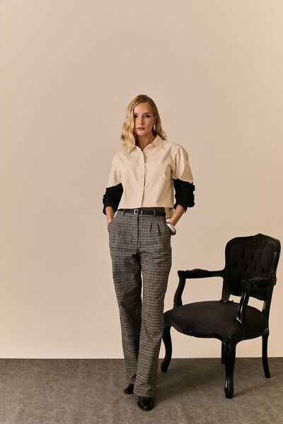 Foto Calça Botão Forrado