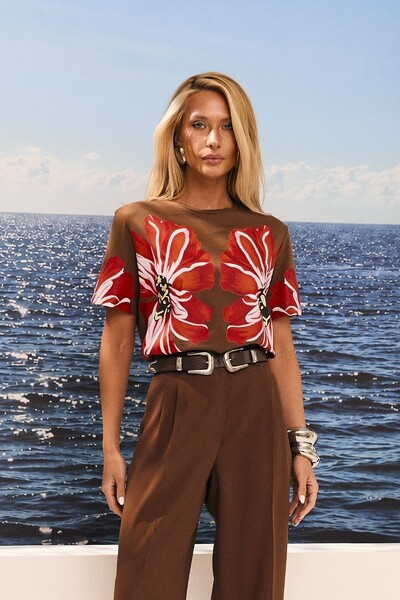 Foto T-Shirt Clássica Estampa Maxi Flor