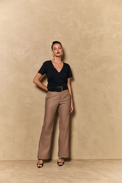 Foto Calça Boot Cut C/ Recortes Pu