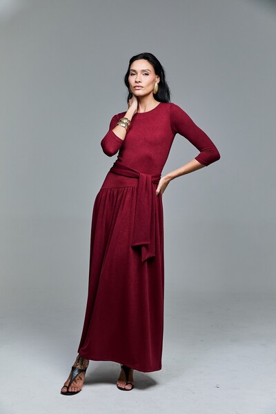 Foto Vestido Longo Em Malha Texturizada Com Faixa Avulsa