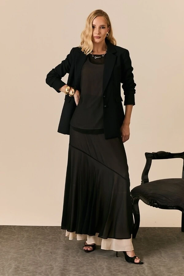 Saia Longa Com Recorte Em Crepe