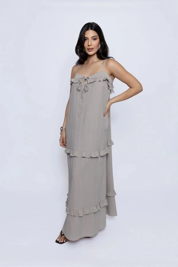 Vestido Amplo Detalhe Recorte Babados