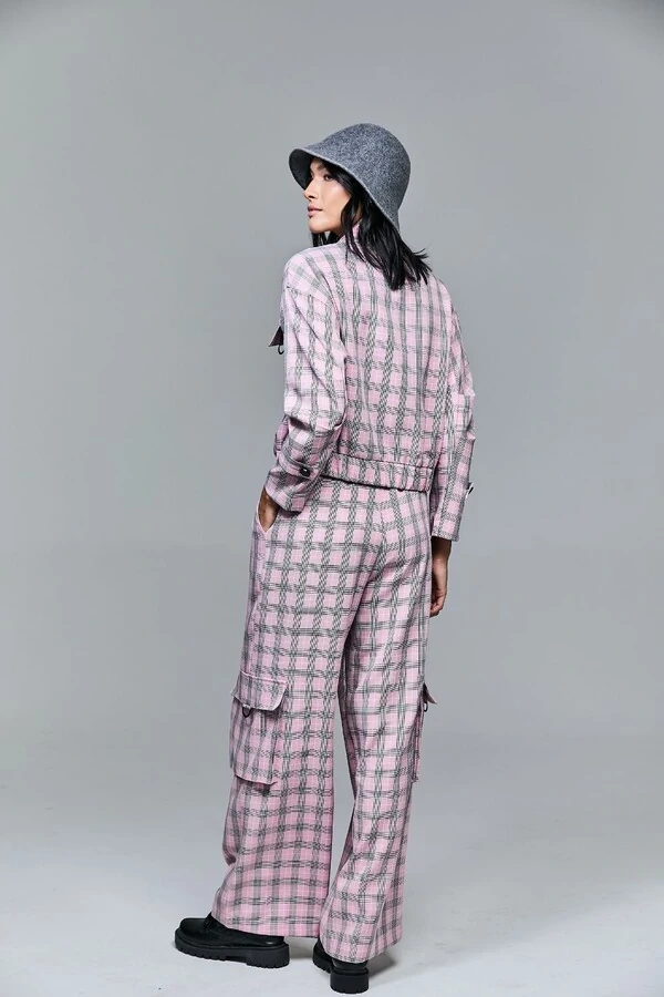 Jaqueta Xadrez Com Aviamentos Contrastantes