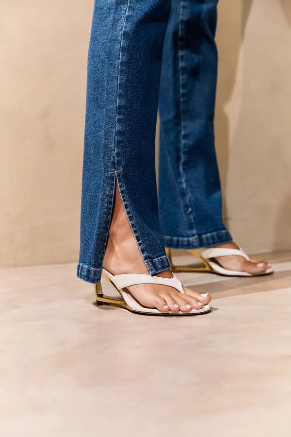 Calça Jeans Slim Fenda Lateral
