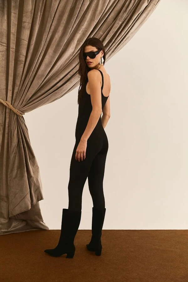 Macacão Longo Com Pezinho