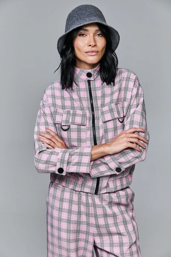 Jaqueta Xadrez Com Aviamentos Contrastantes