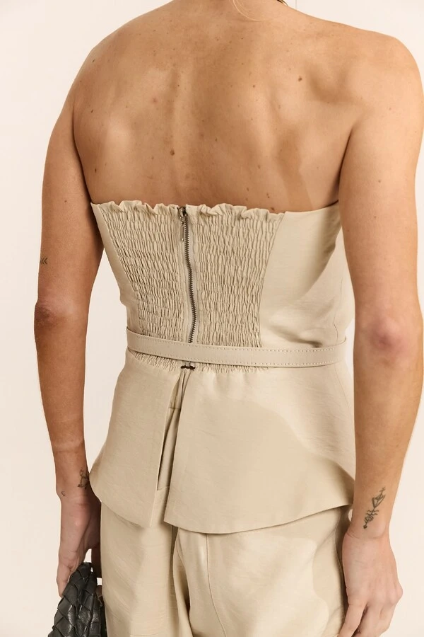 Corset Tomara que Caia em Alfaiataria com Cinto Timeless