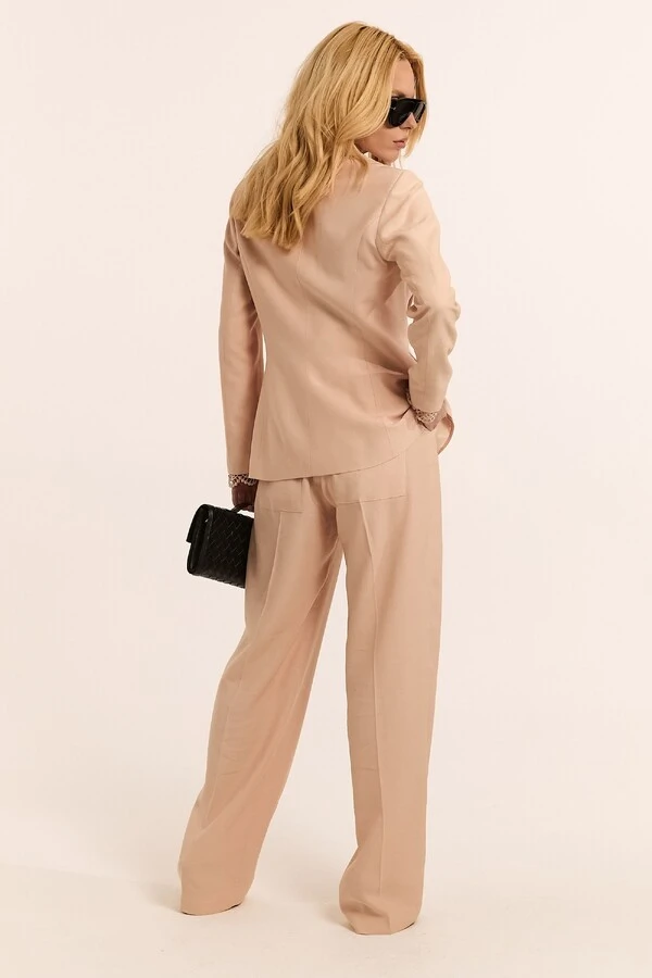 Blazer Alfaiataria com Detalhe de Renda no Punho Timeless