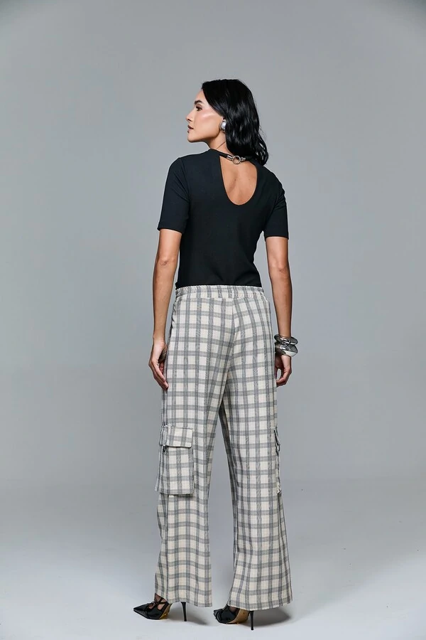 Calça Cargo Xadrez Com Elástico Na Cintura