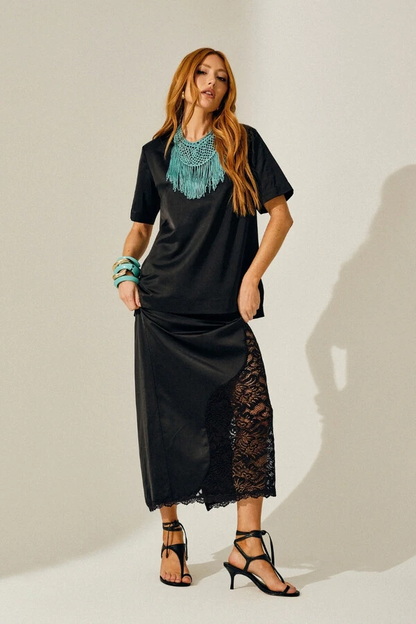 T-Shirt Minimal Oversized em Alfaiataria