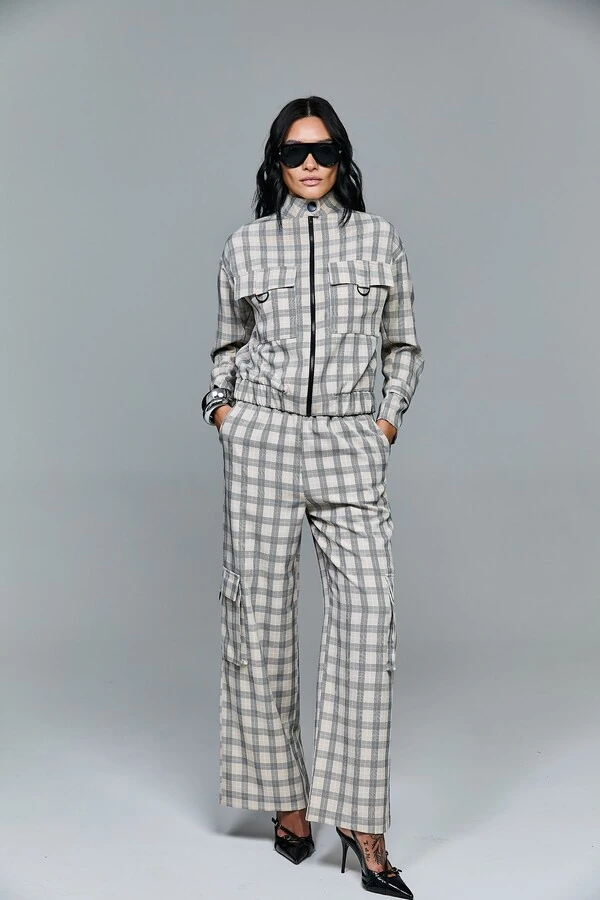 Calça Cargo Xadrez Com Elástico Na Cintura