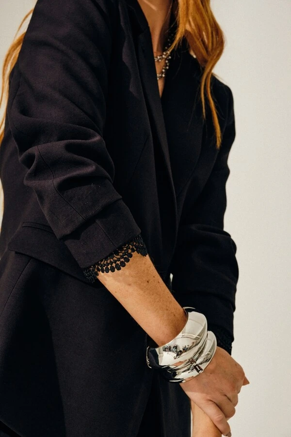 Blazer Alfaiataria com Detalhe de Renda
