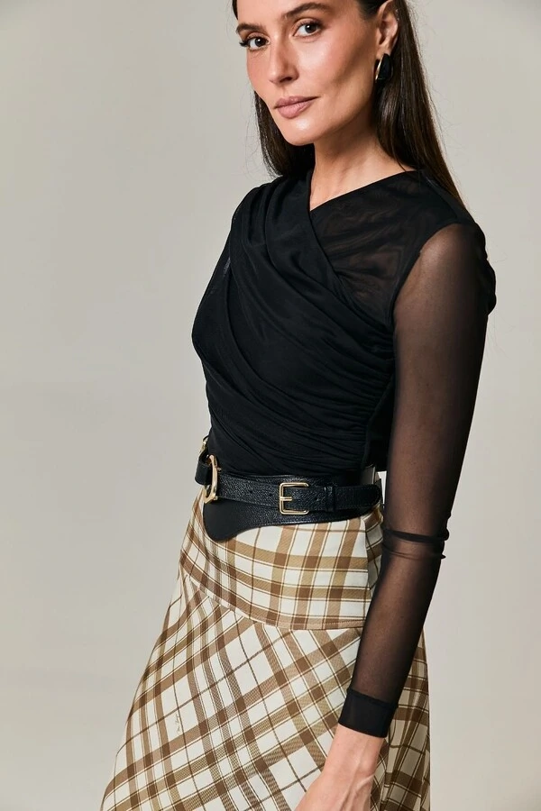 Blusa Em Tule Com Frente Transpassada Manga Longa