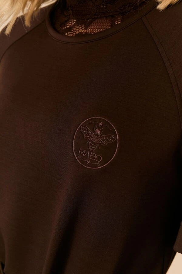 Blusa Abelha Bordada