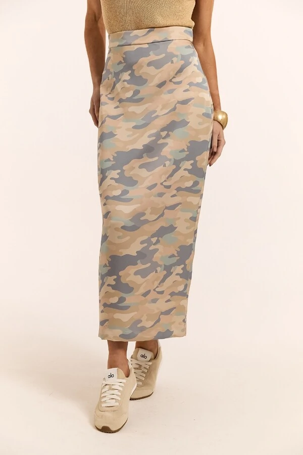 Saia Reta Camuflada em Alfaiataria Acetinada Timeless