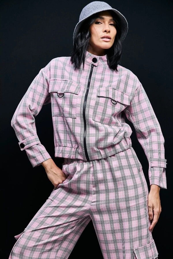 Jaqueta Xadrez Com Aviamentos Contrastantes