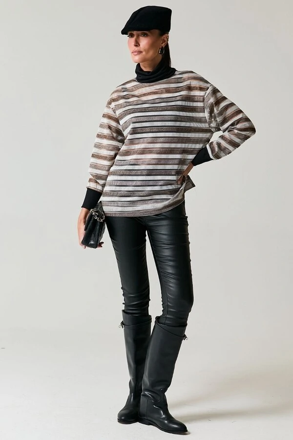 Blusa Gola Alta Com Corpo Listrado