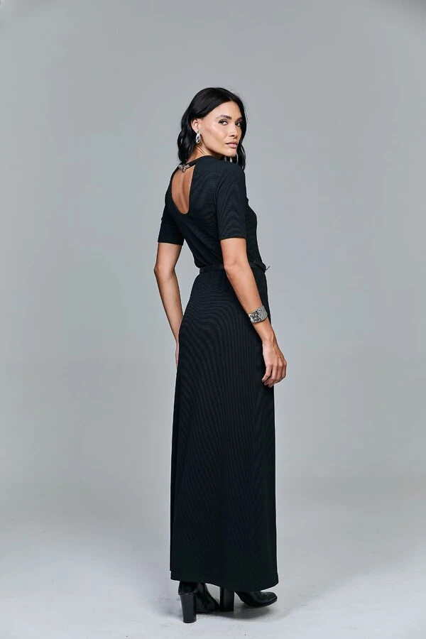 Vestido Longo Malha Texturizada Com Colar Embutido