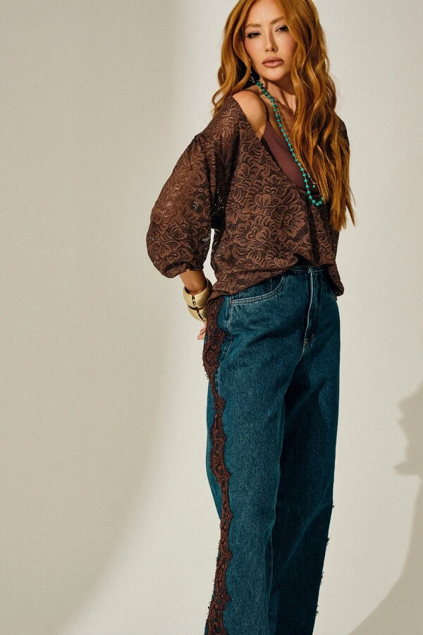 Calça Jeans Reta com Renda