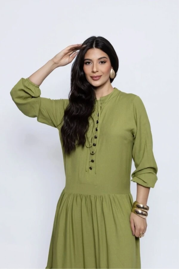Vestido Amplo Manga Longa Maria e Abotoamento Frontais
