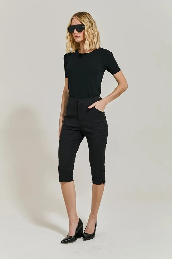 Calça Capri Alfaiataria com Meia Lua