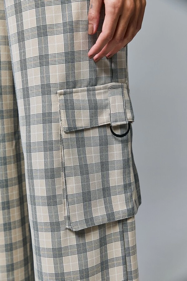 Calça Cargo Xadrez Com Elástico Na Cintura
