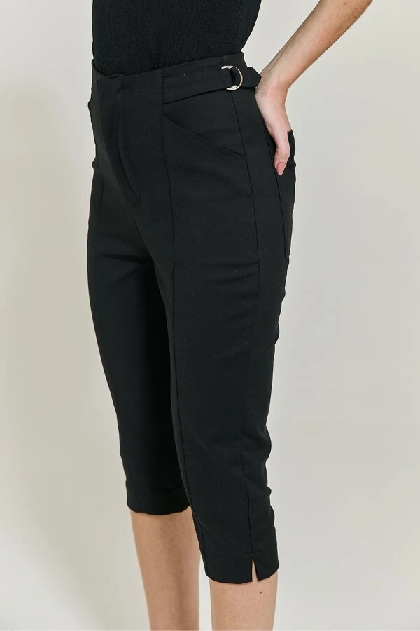 Calça Capri Alfaiataria com Meia Lua