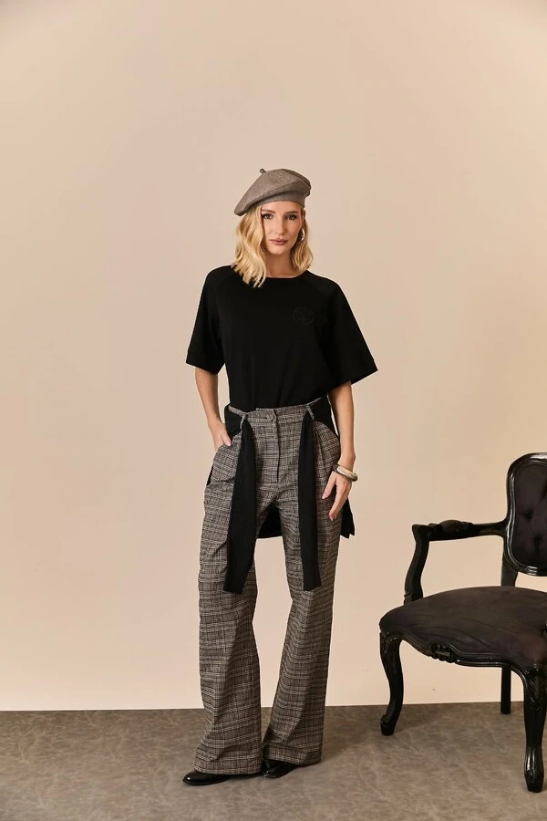 Blusa Abelha Bordada