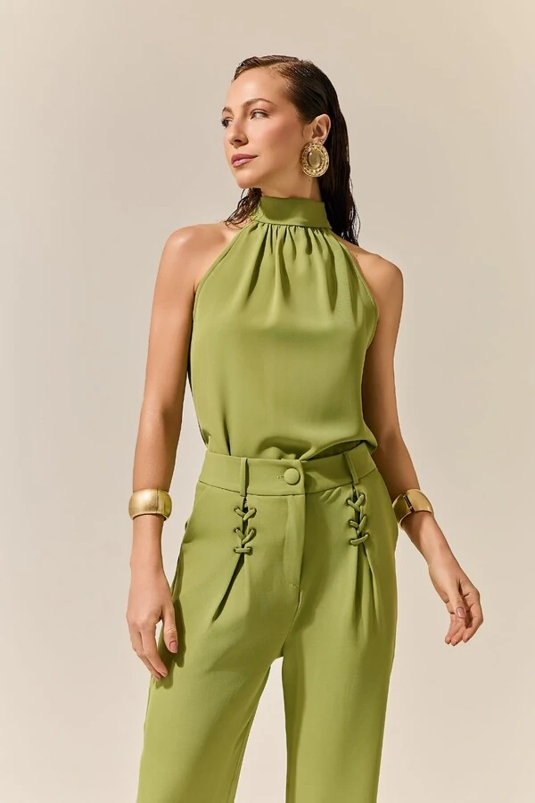 Blusa Halter Laço Crepe