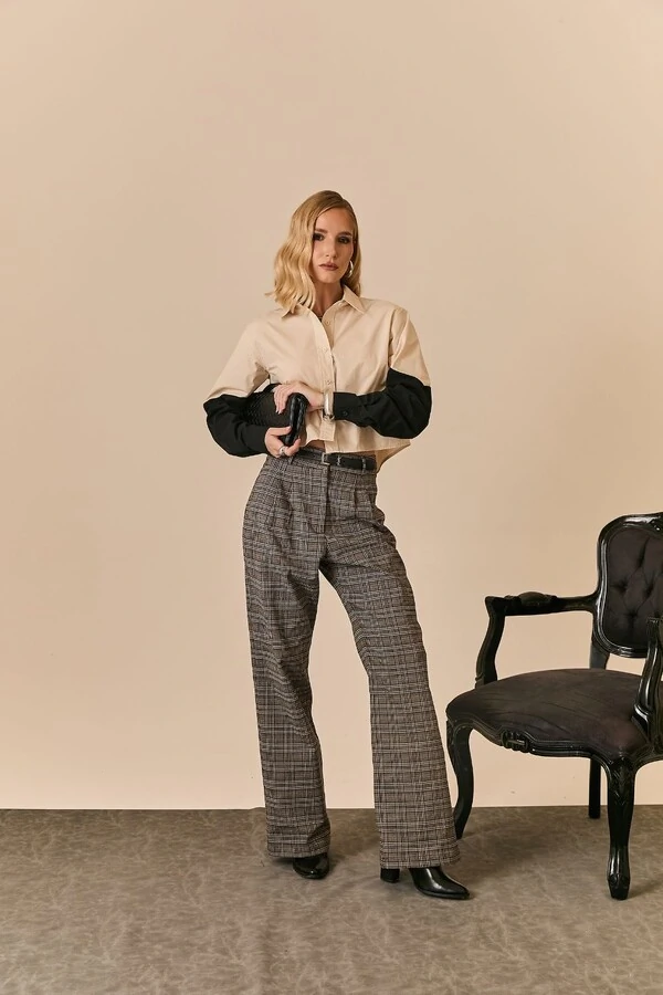 Camisa Bicolor Com Recortes