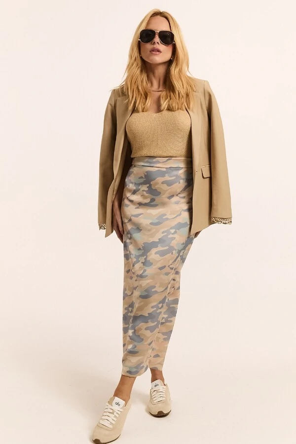 Saia Reta Camuflada em Alfaiataria Acetinada Timeless