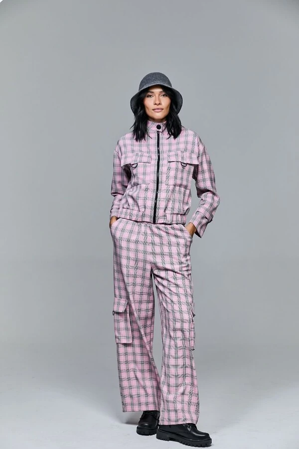 Jaqueta Xadrez Com Aviamentos Contrastantes