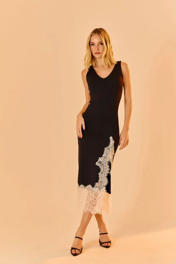 Vestido Midi Malha Power Aplicação Renda