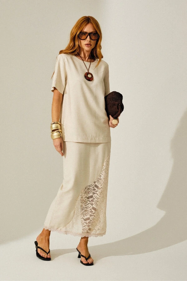 T-Shirt Minimal Oversized em Alfaiataria