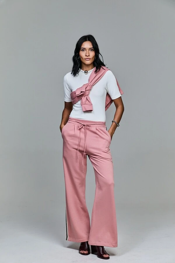 Calça De Moletom Com Elástico E Detalhe Lateral