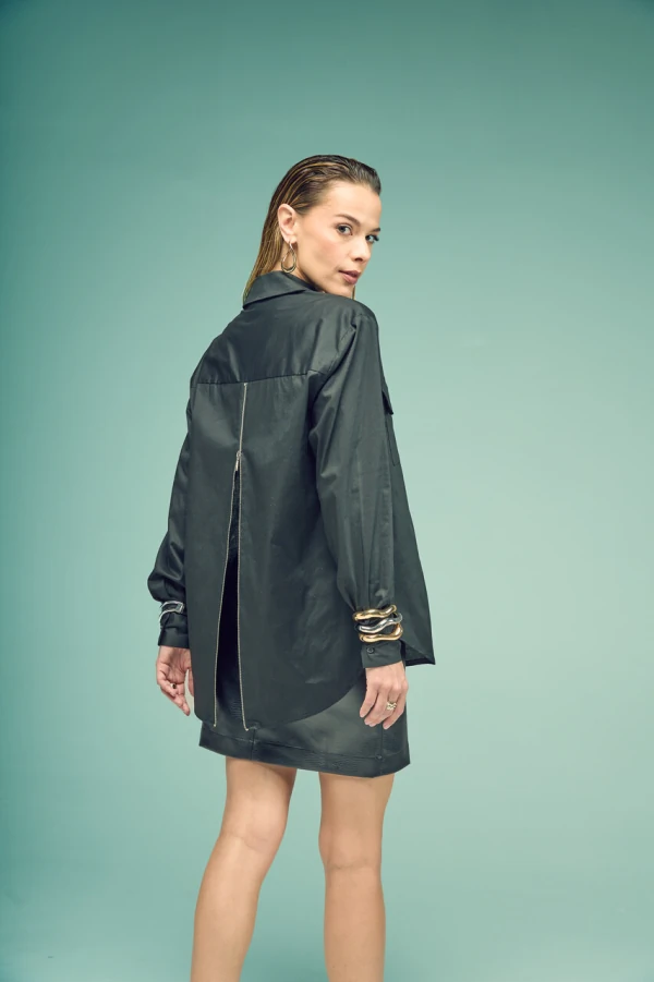 Camisa Oversized Abertura Costas