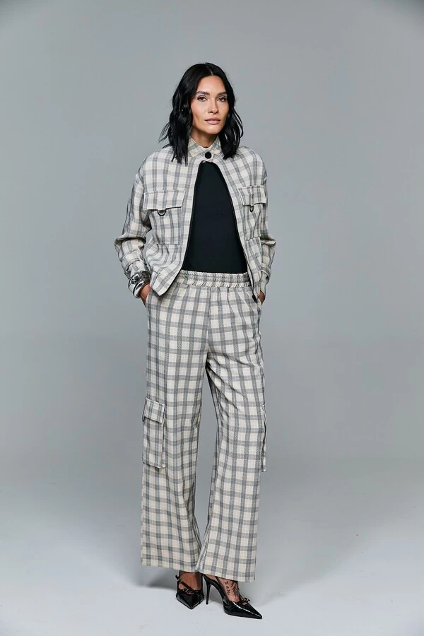 Calça Cargo Xadrez Com Elástico Na Cintura