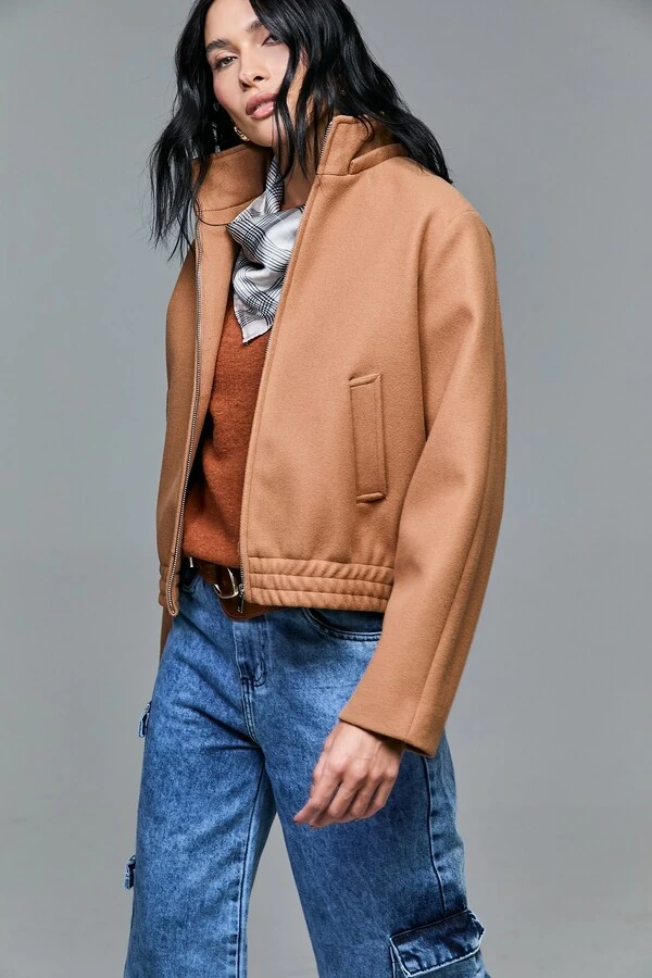 Jaqueta Em Lã Batida Com Capuz Removível E Zíper Frontal