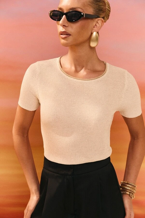 T-Shirt Gola Careca de Tricot com Fio Metálico