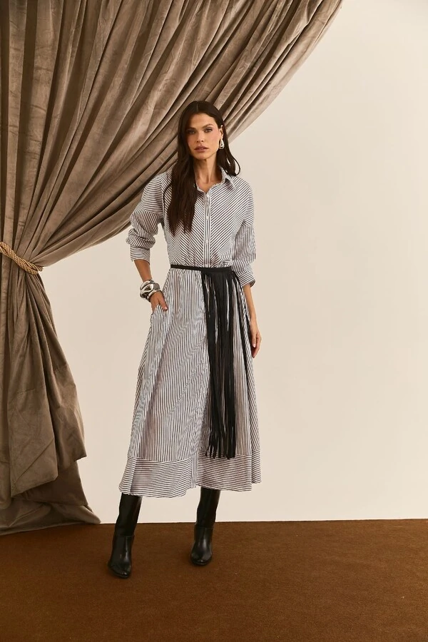 Vestido Com Recortes Listrado