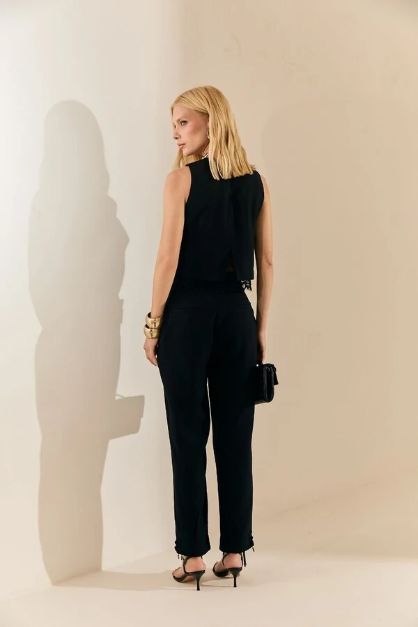 Calça Slim Punho Botões