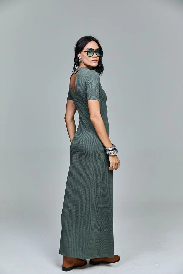 Vestido Longo Malha Texturizada Com Colar Embutido