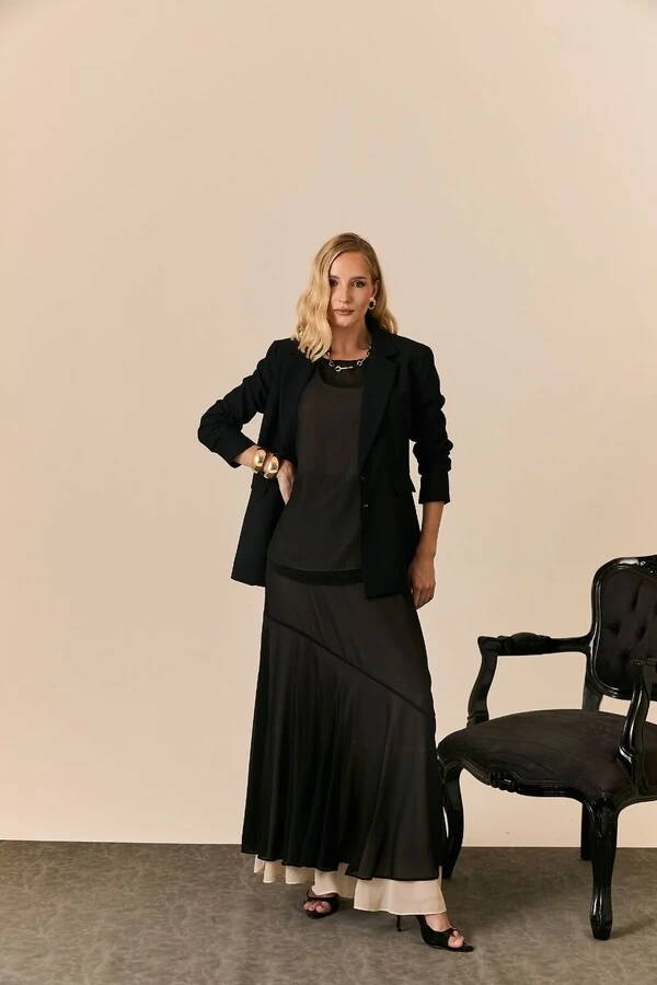 Saia Longa Com Recorte Em Crepe