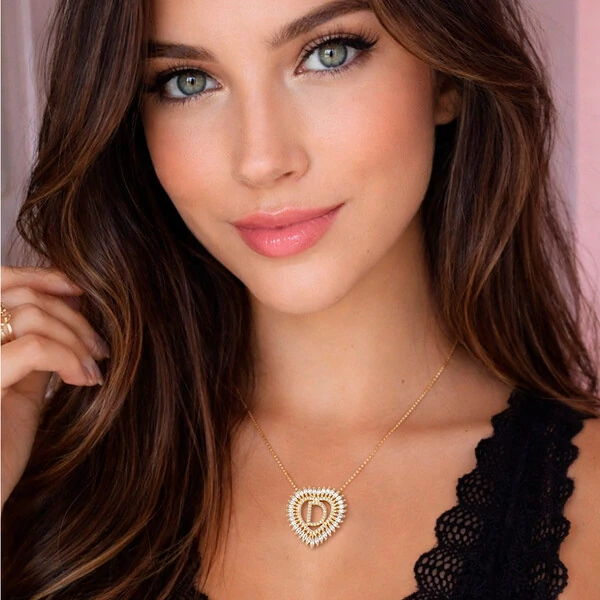 Colar Letra Inicial Coração Radiante