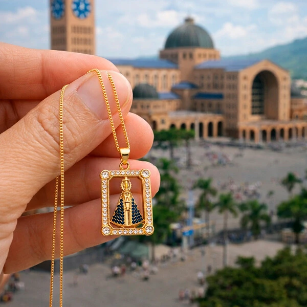 Colar Nossa Senhora Aparecida Frame Cravejado com Zircônias Azuis