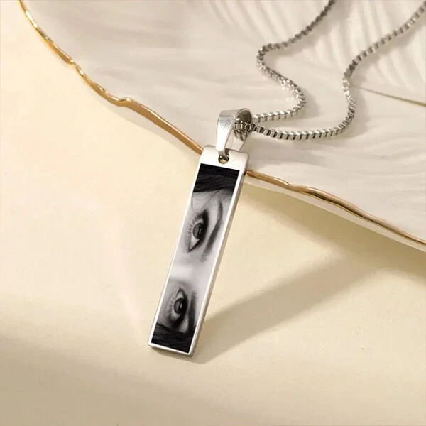 Colar Placa Olhos Eternos Personalizado