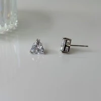 Brinco trillion zircônia branca prata 925 (8mm)